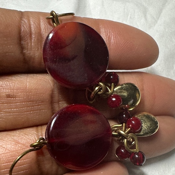 Vintage Red glass dangle Gold Dangle Earrings - Picture 6 of 15